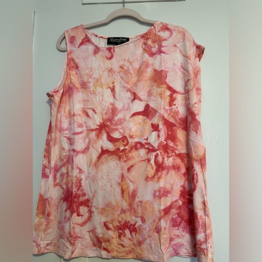 Pink floral top from Brittany Bumble in size 1X. Nwot